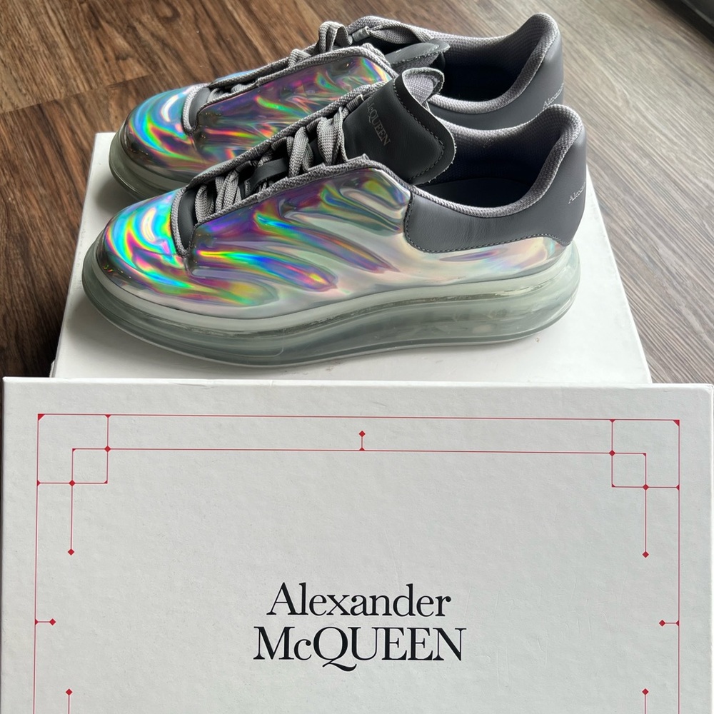 Alexander McQueen Oversized Iridescent sneakers EU 41